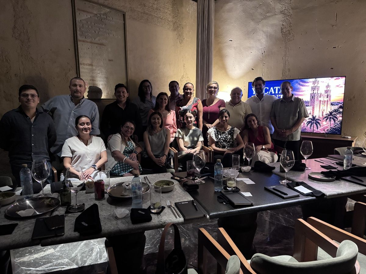 Empresas en evento de reclutamiento de Ginia